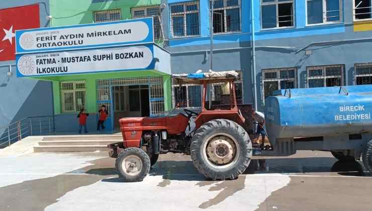 Birecik Belediyesi'nden Okullarda Temizlik