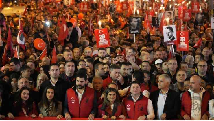 Kadıköy'de Muhteşem Cumhuriyet Görüntüleri