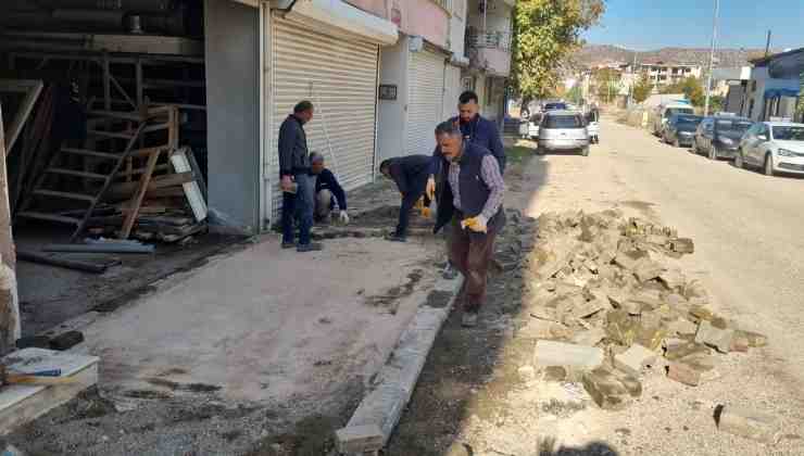 Gölbaşı'nda Kaldırım Onarım Çalışmaları