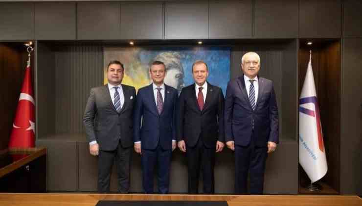 Başkan Yıldırım, Özgür Özel'e Eşlik Etti
