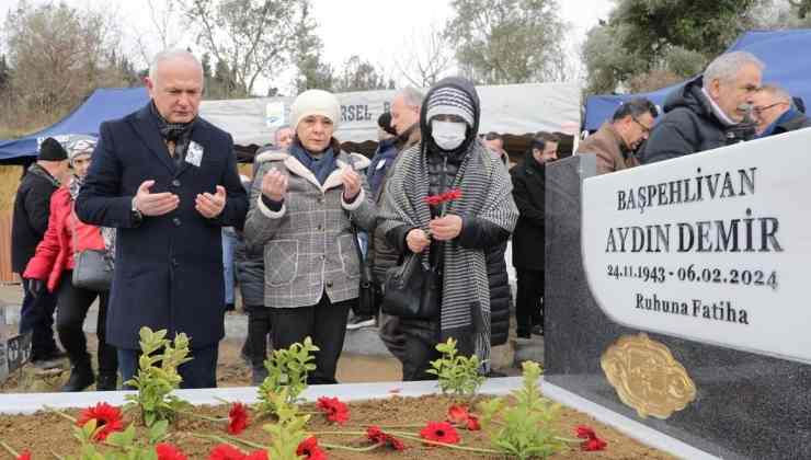 Efsane Pehlivan Aydın Demir Mezarı Başında Anıldı