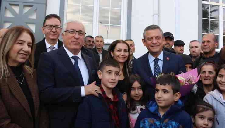 Özgür Özel Pazarcık’ı Ziyaret Etti