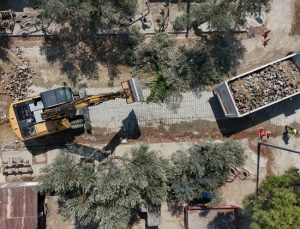 Aydın Büyükşehir Belediyesi Yol Yapım Çalışmalarına Devam Ediyor